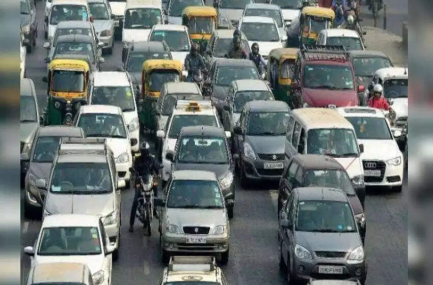  दिल्ली सरकार के बड़े फैसले, इतने साल पुराने वाहनों को नहीं मिलेगा पेट्रोल, हाई राइज बिल्डिंग्स को लगानी होंगी एंटी स्मॉग गन
