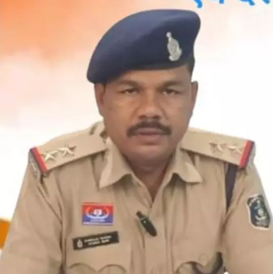  राजस्थान में कुत्तों के हमले से बचने के प्रयास में छत्तीसगढ़ के थाना प्रभारी की ट्रक से कुचलकर मौत, पुलिस महकमे में शोक