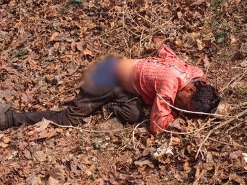  महासमुंद: शराब भट्टी के पीछे संदिग्ध हालत में मिला शव, इलाके में दहशत का माहौल