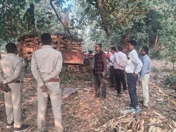  रायगढ़: वन और राजस्व विभाग की बड़ी कार्रवाई, 10 टन अवैध खैर लकड़ी के साथ यूपी के 4 तस्कर गिरफ्तार