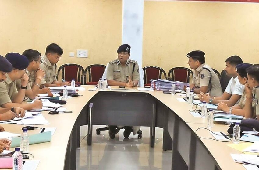  रायपुर में अपराध रोकने SSP ने थाना प्रभारियों की लगाई क्‍लास, गो-तस्करों के खिलाफ कड़ी कार्रवाई के दिए निर्देश