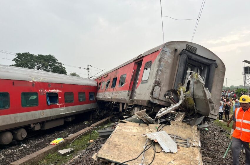  झारखंड में रेल हादसे के बाद कई ट्रेनें प्रभावित, छत्‍तीसगढ़ से जाने वाली इन गाड़ियों के रूट्स बदले, चेक करें लिस्ट