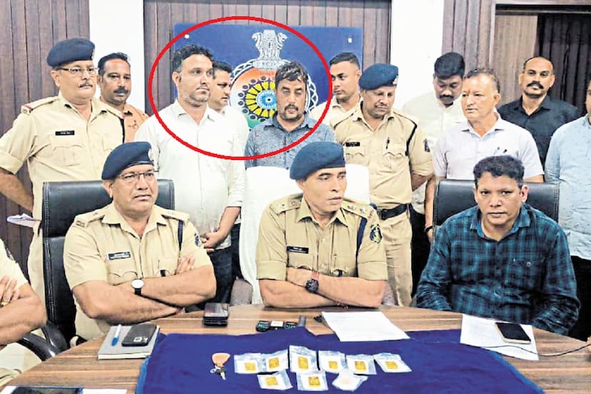  40 लाख का कर्ज चुकाने पड़ोसी के दुकान से उड़ाया 50 लाख का सोना, दो आरोपी गिरफ्तार