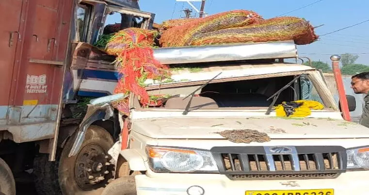  जबलपुर रायपुर हाईवे में हुआ दर्दनाक हादसा पिकअप और ट्रक आपस में टकराए दोनों वाहनों के ड्राइवर की हालत गंभीर उपचार हेतु अस्पताल में भर्ती किया गया