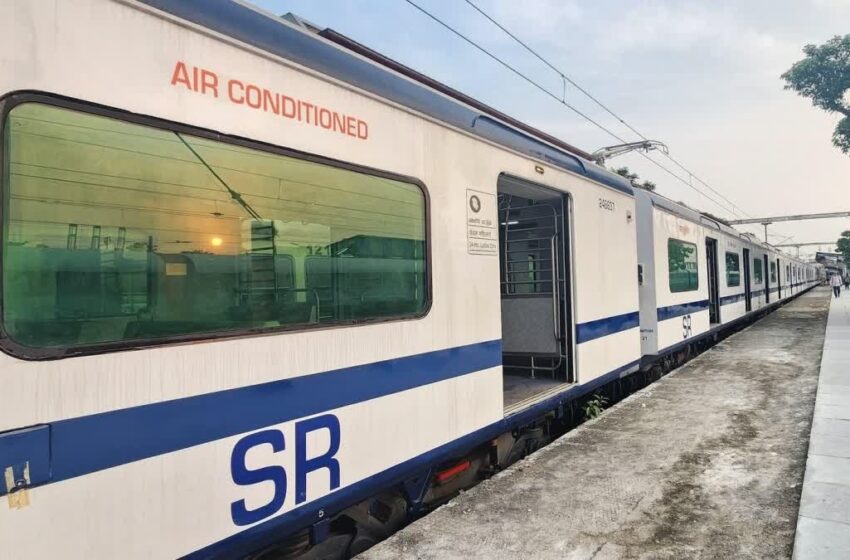  रेलवे ने पहली बार शुरू की फुल AC लोकल ट्रेन, शुरुआती किराया 35 रुपये, यात्रियों में उत्साह