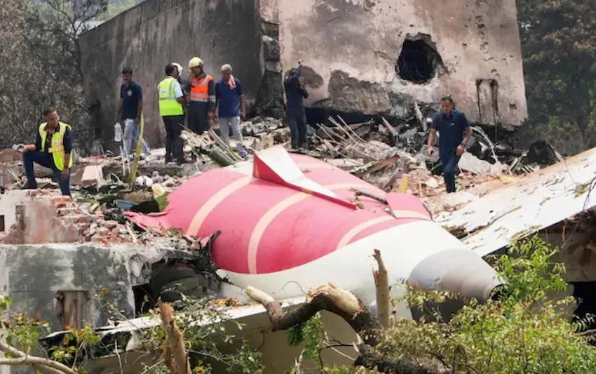  अहमदाबाद प्लेन क्रैश के मुआवजे को लेकर मृतकों के परिवार ने लगाए ये आरोप, एअर इंडिया की आई सफाई