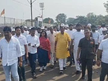  छत्तीसगढ़ के दुर्ग में सांसद खेल महोत्सव का हुआ शुभारंभ बच्चों की 2 किमी मशाल दौड़,