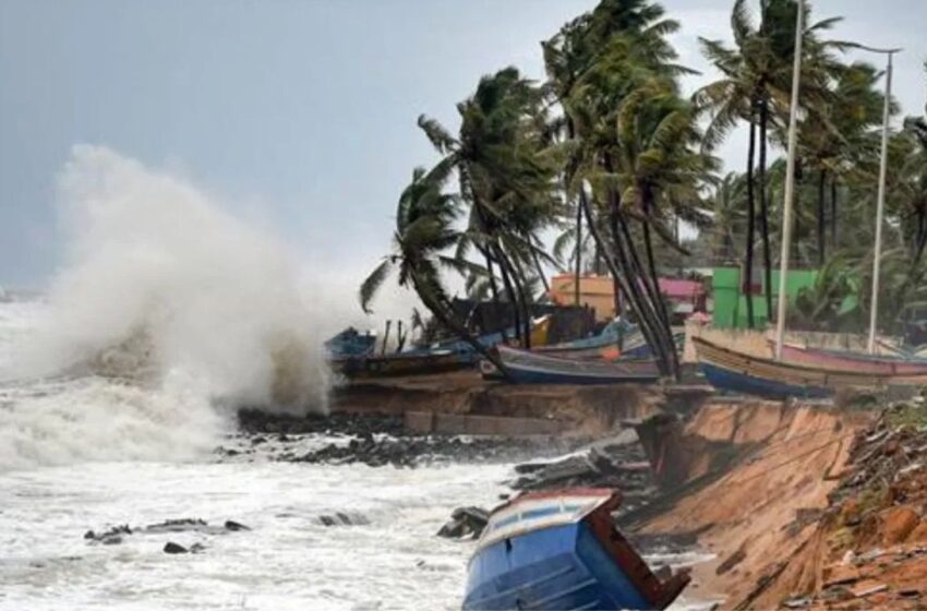  आंध्र, ओडिशा- बंगाल में भारी बारिश का अलर्ट, स्कूल बंद… कब और कहां टकराएगा साइक्लोन मोंथा?