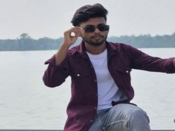  छत्तीसगढ़ के दुर्ग जिले में फिर हुई एक चाकू बाजी की घटना गौरी-गौरा में हुआ विवाद, युवक ने साथी पर किए चाकू से ताबड़तोड़ वार, हत्या की वारदात से मची सनसनी