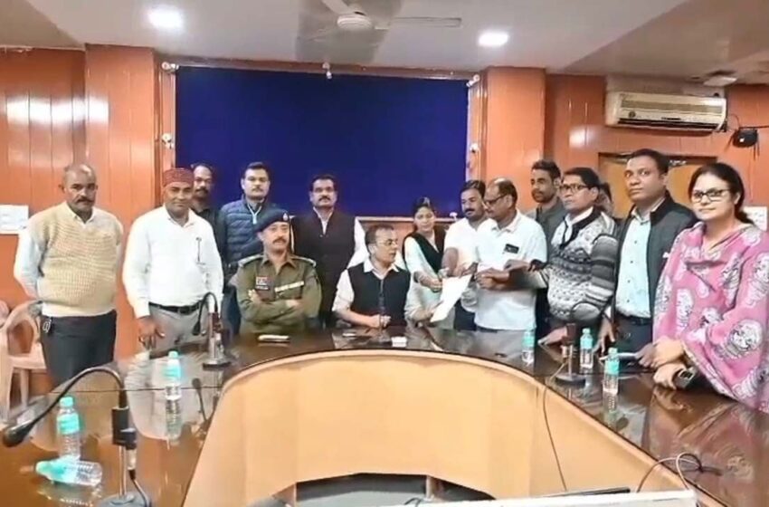  सहकारी समिति कर्मी काम पर लौटे: कलेक्टर को सौंपा सहमति पत्र, अब सुचारू रूप से चलेगी धान खरीदी