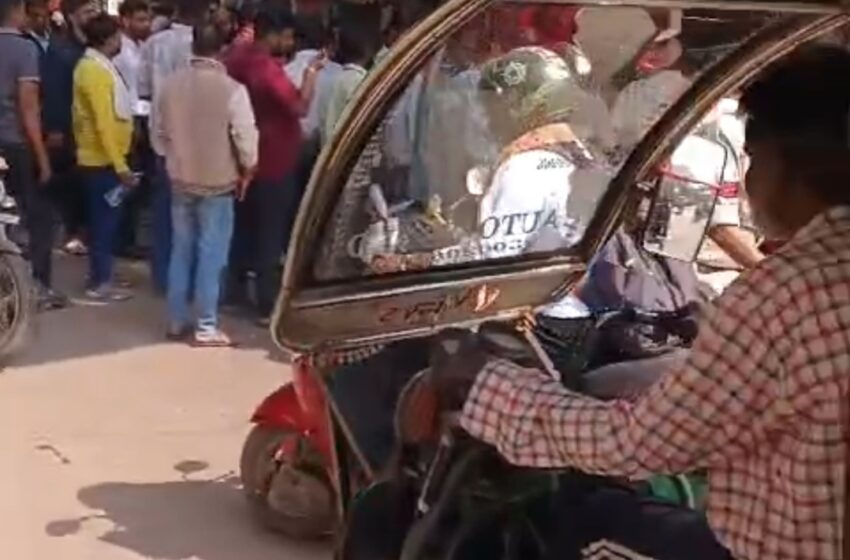  छत्तीसगढ़ के भाटापारा में बछड़े का कटा हुआ सिर मिलने की घटना के बाद लोगों में भारी आक्रोश देखने को मिला, जिसके परिणामस्वरूप बाजार बंद करा दिए गए और लोगों ने विरोध प्रदर्शन किया।