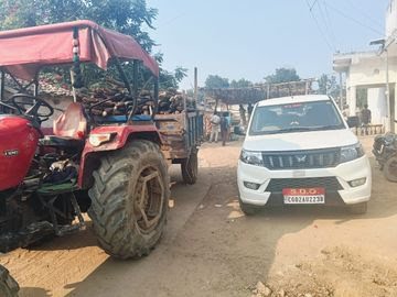  कोरबा जिले में वनकर्मियों पर हमला करने वाले लकड़ी तस्करों के खिलाफ बड़ी कार्रवाई, 3.40 लाख की अवैध लकड़ी जब्त