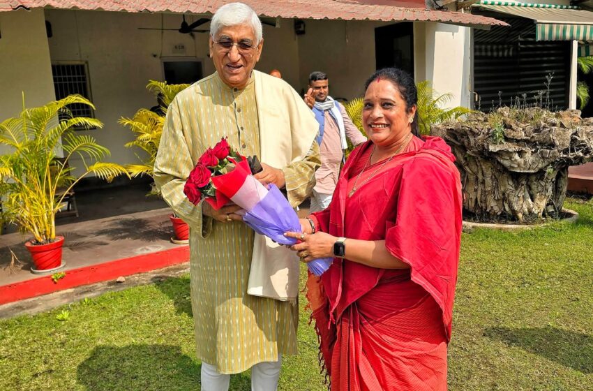  अखिल भारतीय महिला कांग्रेस की राष्ट्रीय को-ऑर्डिनेटर राशि महिलांग ने टी.एस. सिंहदेव से लिया आशीर्वाद, बाबा साहब ने दी उज्ज्वल भविष्य की शुभकामनाए