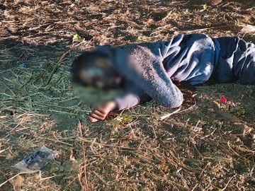  कवर्धा: लालपुर कला में नर्सरी के पास मिला अज्ञात युवक का शव, गला रेतकर हत्या की आशंका