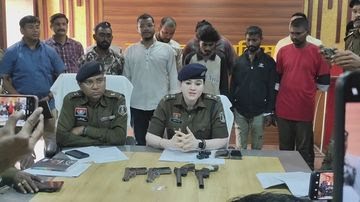  राजनांदगांव पुलिस की बड़ी कार्रवाई: एसपी अंकिता शर्मा ने किया हथियारों के साथ 7 बदमाशों का पर्दाफाश