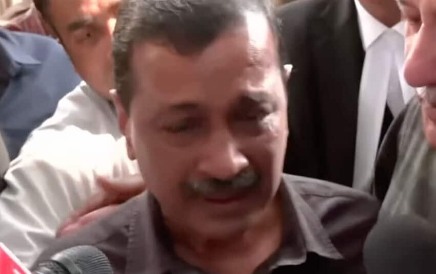  शराब नीति केस में अरविंद केजरीवाल और मनीष सिसोदिया बरी; कोर्ट के बाहर फफक-फफक कर रो पड़े केजरीवाल