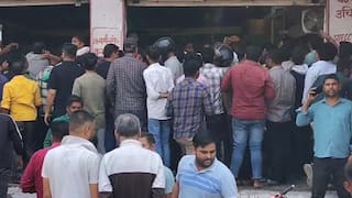  छत्तीसगढ़ में होली पर ‘ड्राई डे’ का यू-टर्न: 500 करोड़ के कारोबार का अनुमान, दुकानों पर उमड़ा जनसैलाब!