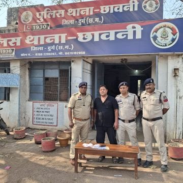  भिलाई: सार्वजनिक स्थान पर सट्टा खिलाते रंगे हाथ पकड़ाया आरोपी, पुलिस ने मोबाइल और नगदी समेत किया गिरफ्तार