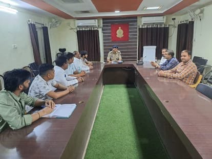  सजग कोरबा – सतर्क कोरबा”: एसपी सिद्धार्थ तिवारी ने सर्राफा व्यापारियों के साथ की बैठक, सुरक्षा के लिए कड़े निर्देश जारी