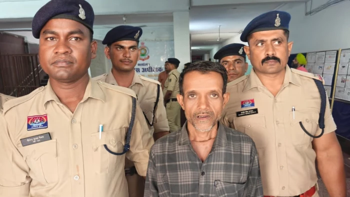  शराब में सुहागा मिलाकर 8 ग्रामीणों की हत्या: बलौदाबाजार का किराना दुकान संचालक गिरफ्तार, अंधविश्वास नहीं आपसी रंजिश बनी वजह