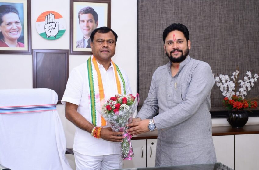  दीपक बैज के जन्मदिन पर किसान कांग्रेस के उपाध्यक्ष राजेश मुखर्जी ने दी बधाई, महाकाल और माता रानी से की मंगलकामना