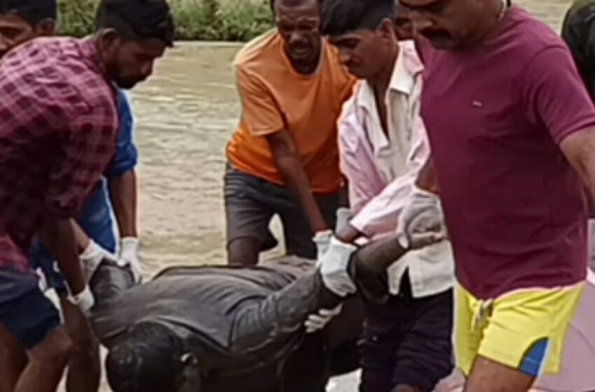  कोरबा में दर्दनाक हादसा: उफनते नाले में बहे ग्रामीण का 48 घंटे बाद मिला शव, मछली पकड़ने के दौरान हुआ था हादसा