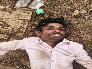  बालोद: शराब भट्टी के पास पेड़ के नीचे मिला युवक का शव, मुंह से निकल रहा था झाग, जांच में जुटी पुलिस