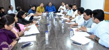  भिलाई नगर निगम MIC की बैठक: हुडको की सीवर लाइन बदलेगी, सफाई के लिए मिलेंगे 50 अतिरिक्त कर्मचारी