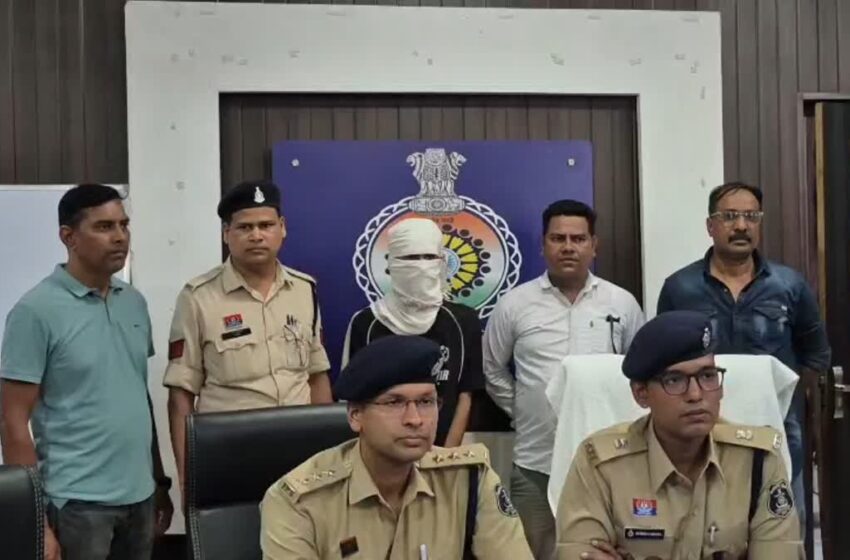  दुर्ग-धमधा रोड हत्याकांड: 48 घंटे में पुलिस का बड़ा खुलासा, लूट का विरोध करने पर उपसरपंच की हुई थी हत्या, मुख्य आरोपी और 3 नाबालिग गिरफ्तार